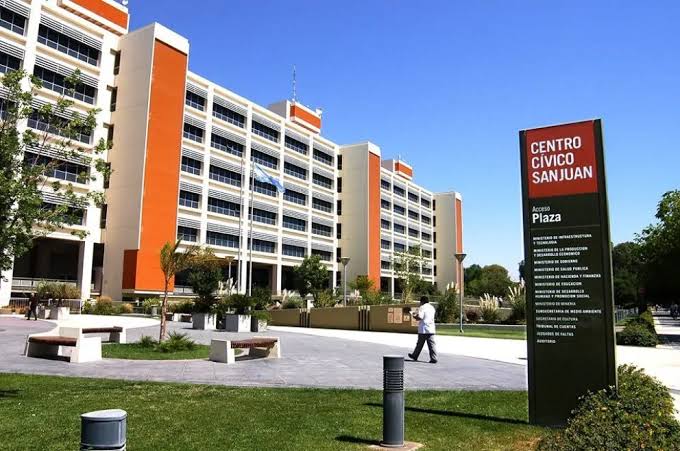 Los empleados públicos tendrán acreditados sus haberes el 31 de julio