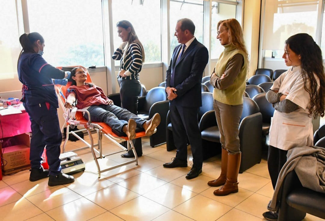 Salud impulsa una campaña de donación de sangre ministerio por ministerio