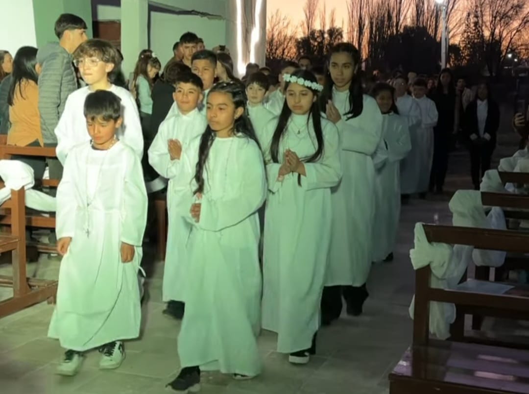 Una jornada de fe y alegría: los niños de Las Chacritas celebraron su Primera Comunión
