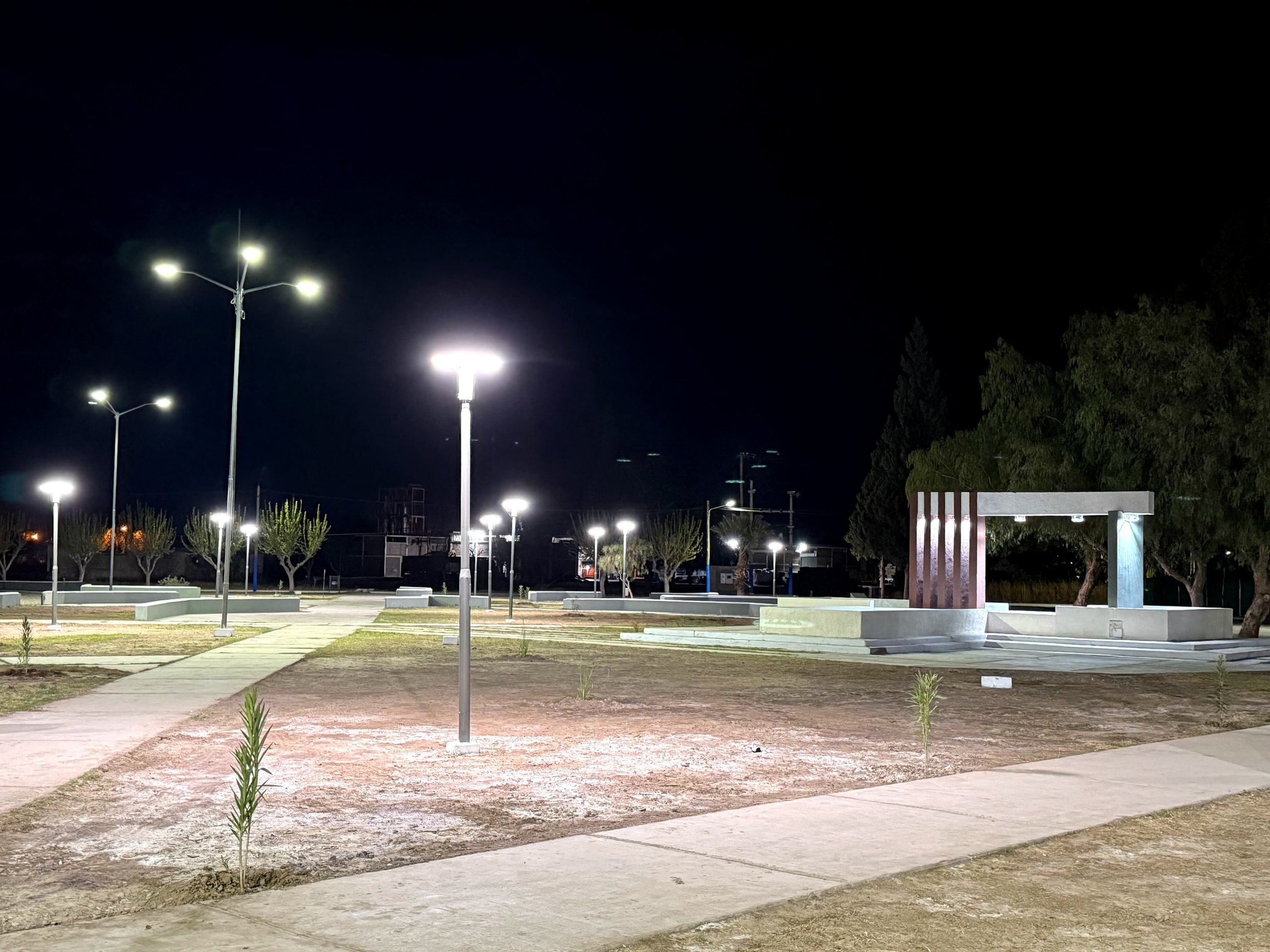 Las Chacritas: Villa Las Rosas ya tiene iluminación 100% LED