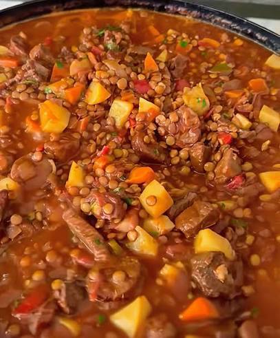 “Vienen días de locro y lentejas”