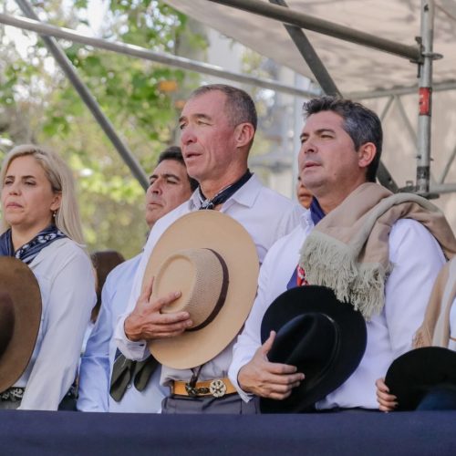 Orrego encabezó la Cabalgata de la Fe junto a más de 4.000 jinetes