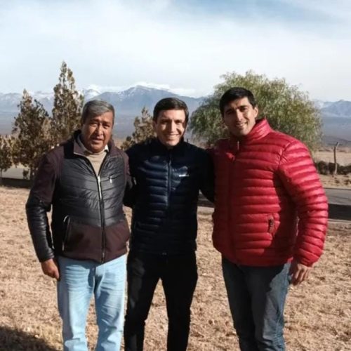 Un intendente no logro hacer ni una acequia en todo un año y ahora amenaza con cambiarse de partido