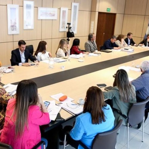 Diputados de San Juan debaten con comisión temas muy delicados