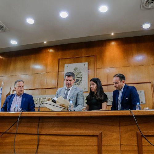 Orrego encabezó la apertura de sobres de una licitación clave para impulsar la transformación energética de San Juan