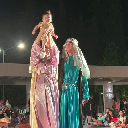 Con una puesta en escena impecable, se llevo a cabo el Belén Viviente de la Iglesia autónoma asamblea de Dios 9 de Julio