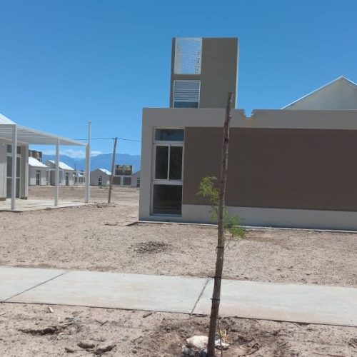 La empresa constructora del barrio de la majadita, mantuvo un contacto con Noticias ya !!! y aclararon sobre el tema del paro de trabajadores