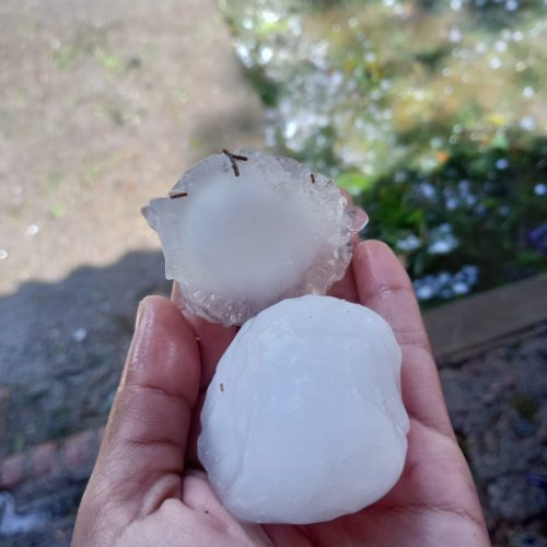 Fuerte granizada en las Casuarinas 25 de Mayo