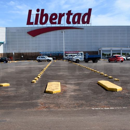 Una jovencita de 19 años planificó un robo en el Hiper Libertad
