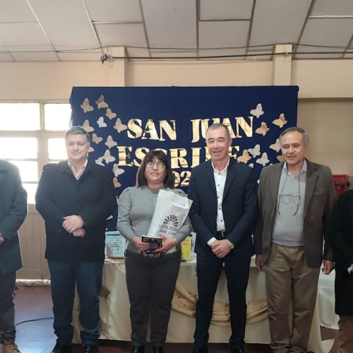 Fabián Martín visito 25 de Mayo, donde en la escuela Segundino Navarro lo recibieron cientos de jóvenes