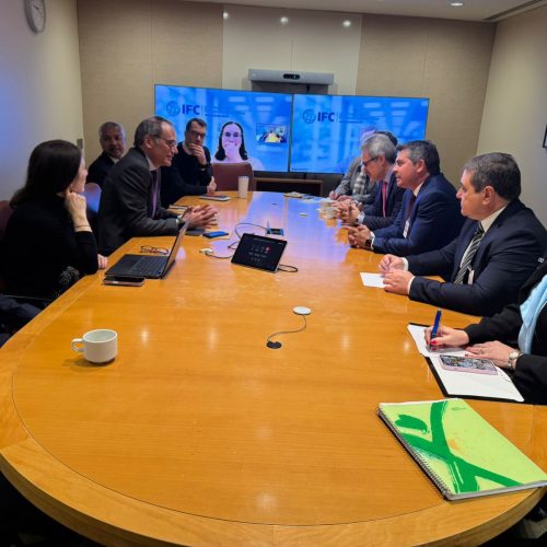 Orrego busca inversiones para San Juan en su reunión con el IFC en Estados Unidos