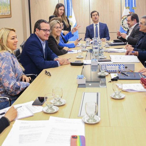 Comienzo de semana con reuniones de Comisiones