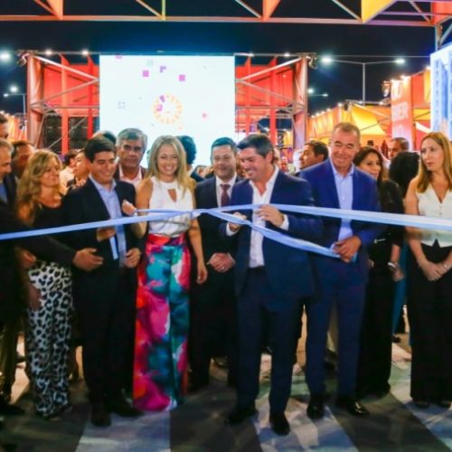 El gobernador cortó la cinta y quedó oficialmente inaugurada la Fiesta Nacional del Sol 2024