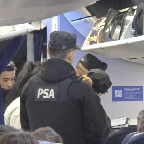 Rosario: demoraron a una pareja por mantener relaciones en pleno vuelo