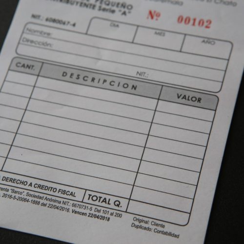 Convocan a personal contratado a presentar la factura de noviembre