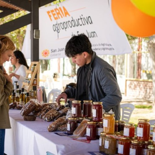 La Feria Agroproductiva celebra el cierre de la XIV Semana de la Miel Sanjuanina