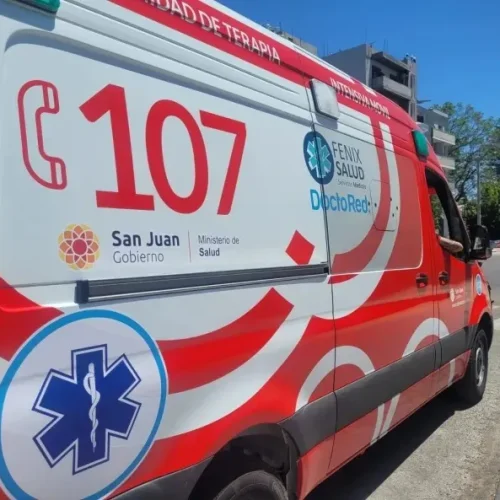 Adolescente se descompensa rumbo a Mogna y la Policía lo traslada de urgencia al hospital