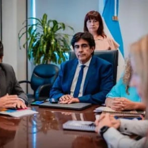 Gobierno y gremios vuelve a la mesa de negociación salarial