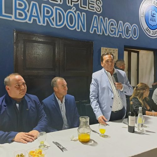 Fabián Martin visitó Albardón por el aniversario de su liga local