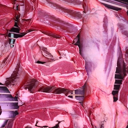 La inflación volvió a bajar, pero en diciembre pegaría la suba de alimentos