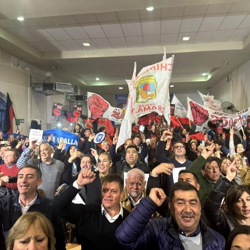 Militantes sanjuaninos del PJ viajaron para apoyar a Cristina Fernandez