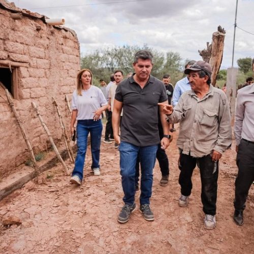 Orrego recorrió Jáchal para asistir a las familias afectadas por el temporal