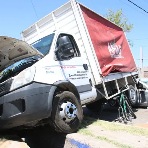Violento choque en Capital dejó tres heridos