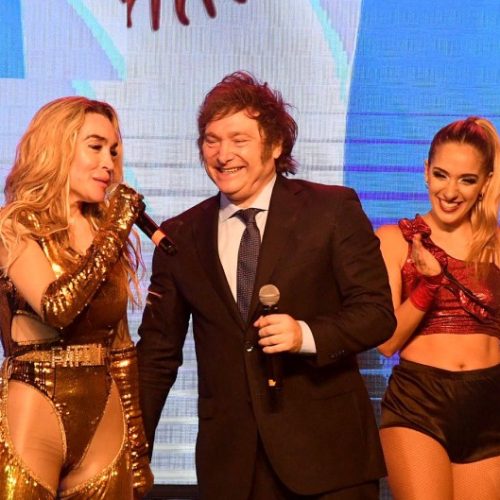 Estupor en el gobierno porque Milei se va a Las Vegas a ver a Fátima en medio de la crisis de las coimas y el dólar