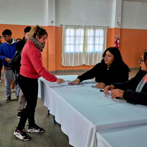 En San Martin se realizó el pago de becas de fotocopias para estudiantes terciarios y universitarios.