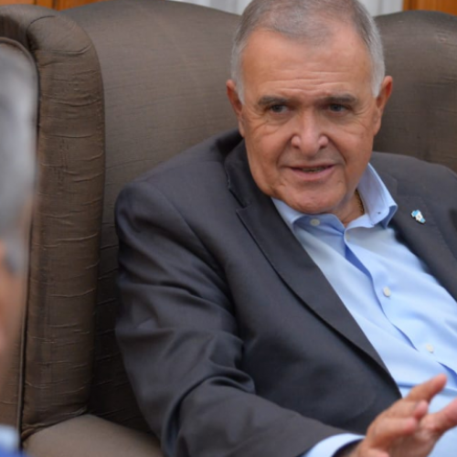 Jaldo confirma su distanciamiento de Milei: “No va a poder gobernar si no incluye a las provincias”