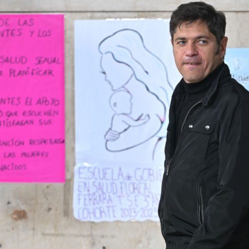 Urgente: Kicillof mandó armar un escenario para los festejos y el peronismo convoca a un banderazo