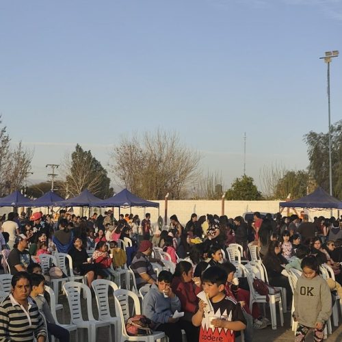 “Gran festejo por el día del Niño en Chacritas organizado por Emeli Núñez y su equipo de trabajo”