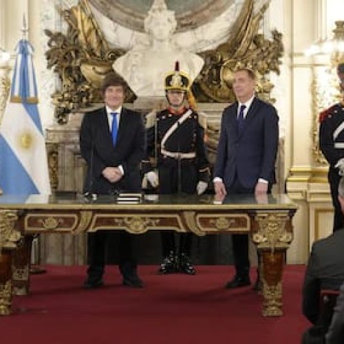 Con fuerte presencia del PRO, Javier Milei le tomó juramento a Diego Santilli como nuevo ministro del Interior