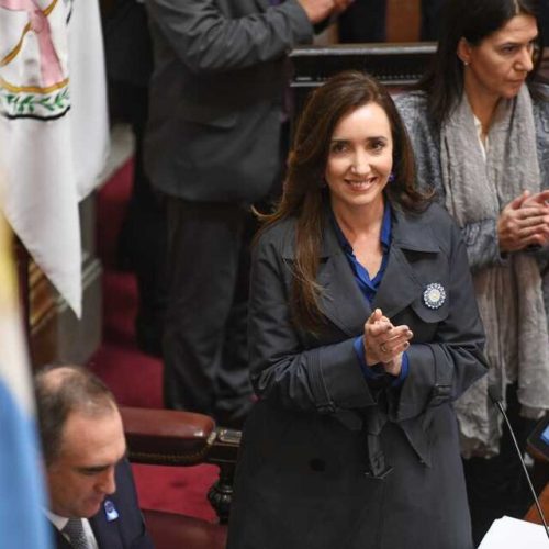 El Senado aprobó la reforma de movilidad jubilatoria y Milei deja correr que vetará el aumento a los jubilados