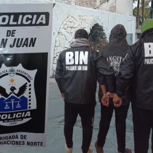 Se robo un celular en la escuela y el GPS lo mando al frente