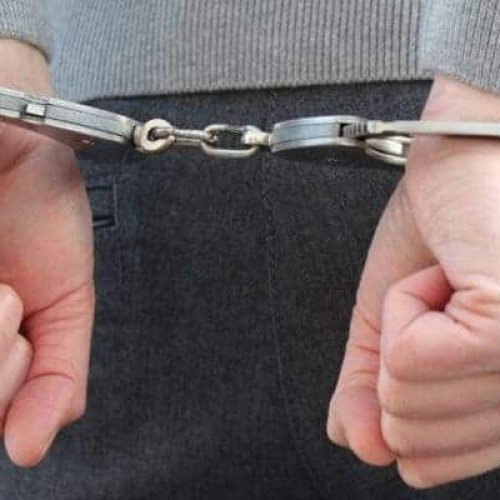Tres detenidos tras allanamientos por presuntas estafas