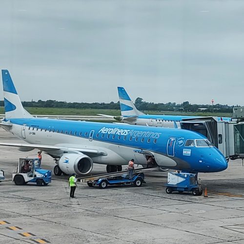 El Presidente busca acelerar el debate en el Congreso sobre la privatización de Aerolíneas Argentinas