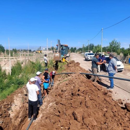 El Intendente, Rodolfo Jalife, visitó el inicio de la obra del nuevo acueducto en Tupelí