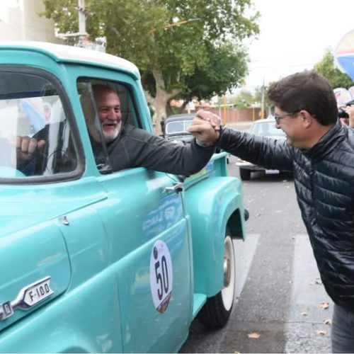 Santa Lucía vivió una jornada inolvidable de autos antiguos
