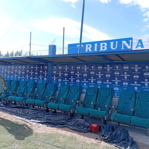 Renovación en casa: nuevos bancos de suplentes para el debut del Club Sportivo 9 de Julio