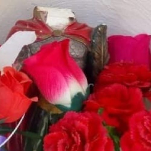 Sigue el vandalismo religioso: decapitaron la figura de San Expedito en Rivadavia