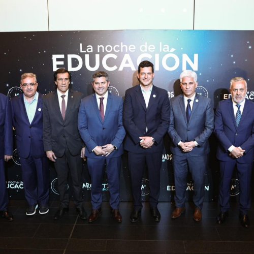 Orrego destacó el compromiso de San Juan con la mejora continua de la educación