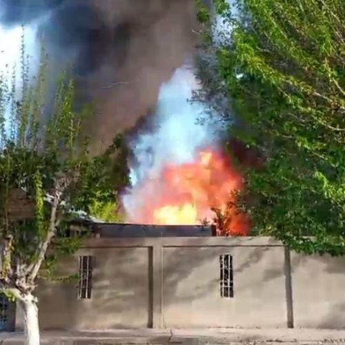 Impactante incendio en Chimbas y una familia que pierde todo.