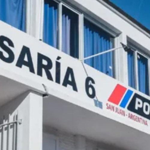 Policías  detenidos por golpear a una persona discapacitada.