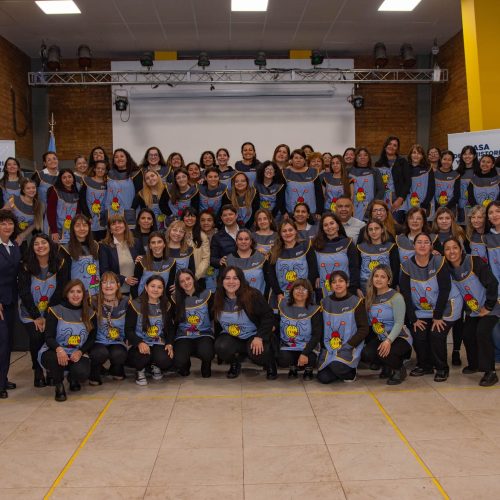 Entrega de Uniformes a Jardines Municipales de Santa Lucía