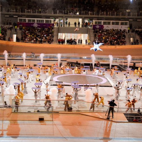 El Velódromo Vicente Chancay se iluminó con una experiencia sensorial única
