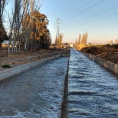 25 de Mayo: Vecinos de calle 4 intentaron salvar una mujer que cayó al canal