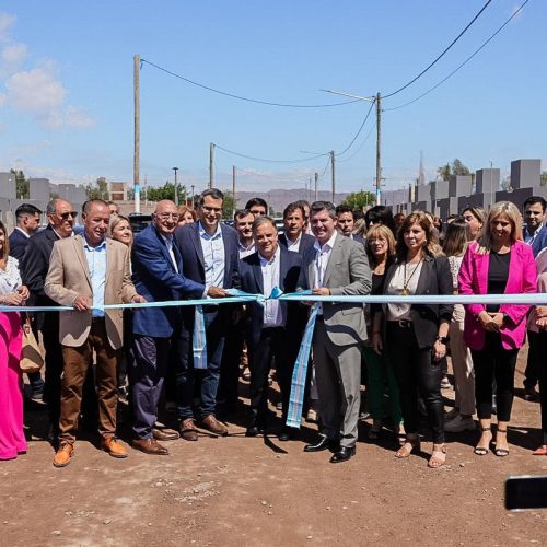 Orrego en la entrega de viviendas en Rawson: “Hemos logrado mantener nuestras metas gracias al esfuerzo de los sanjuaninos”
