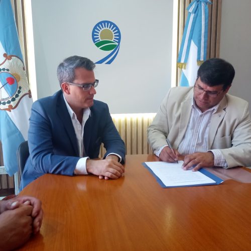 Firma de convenio para potenciar zonas limítrofes entre 9 de Julio y Rawson