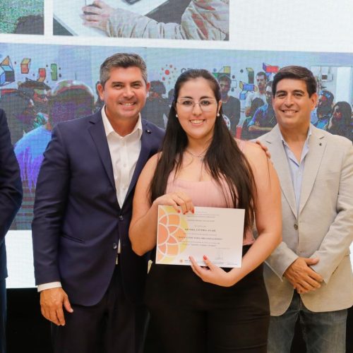 Orrego entregó certificados del programa Aprender, Trabajar y Producir
